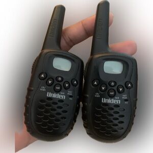 Uniden (MODEL: GMR325-2) Set of (2) Two Way Radio / Walkie Talkies